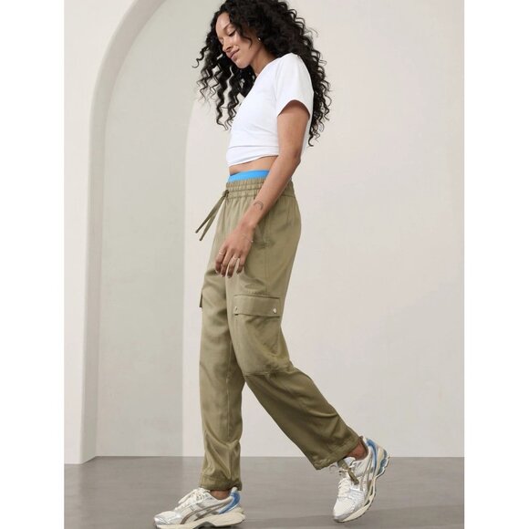 NWT Athleta Womens Size XS Olive Green Celestial High Rise Utility Pant NEW - Picture 2 of 8